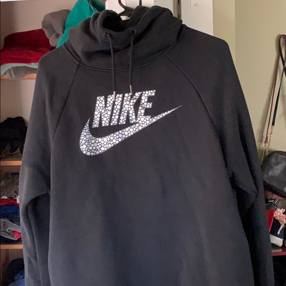 NIKE SWEATSHIRT!